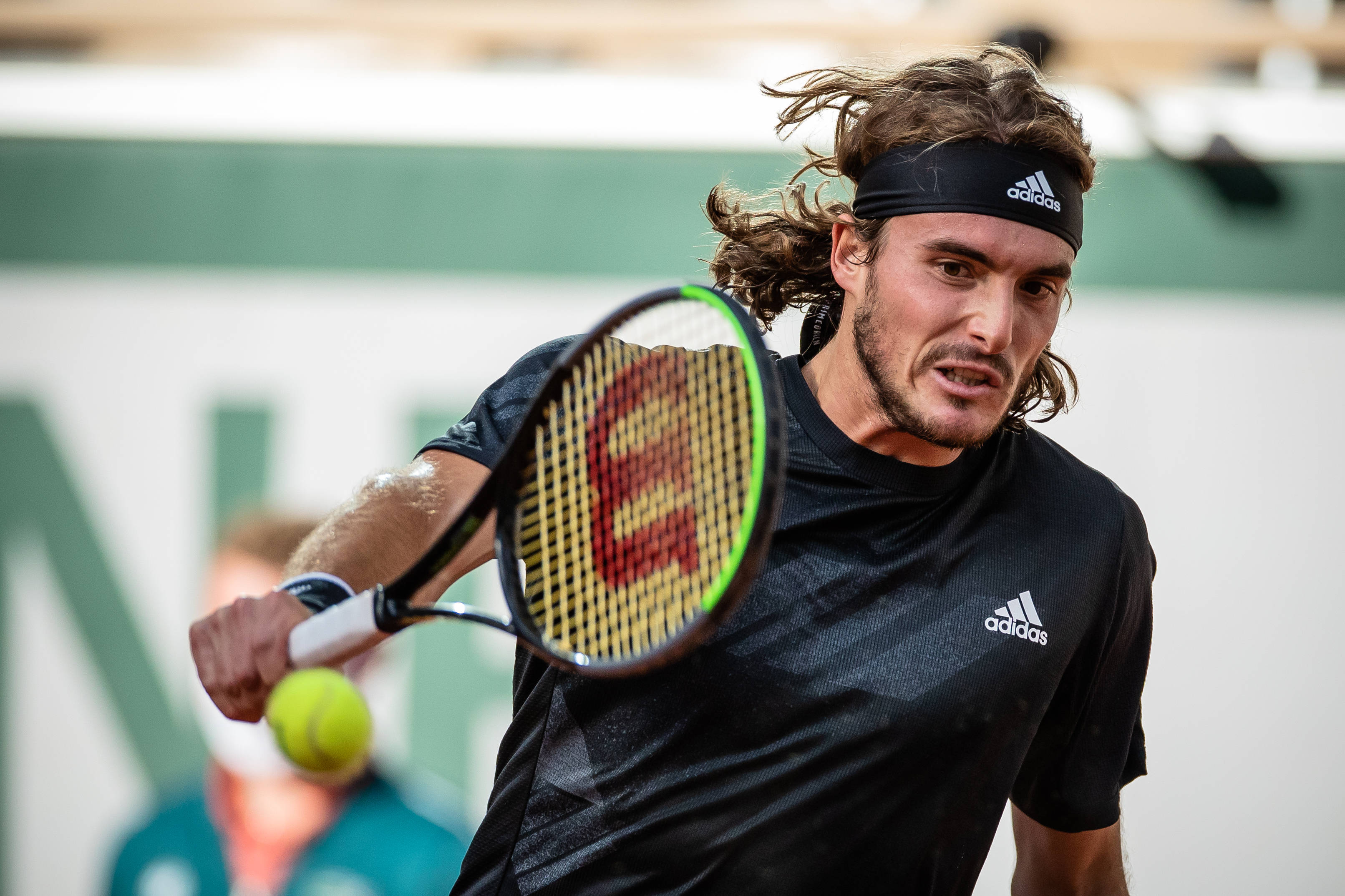 西班牙网球队翻盘世界网球队，西西帕斯绝境逆转的简单介绍