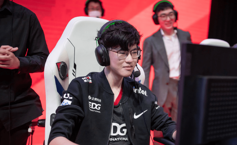 DK轻取TeamEmpire，Viper送出助攻