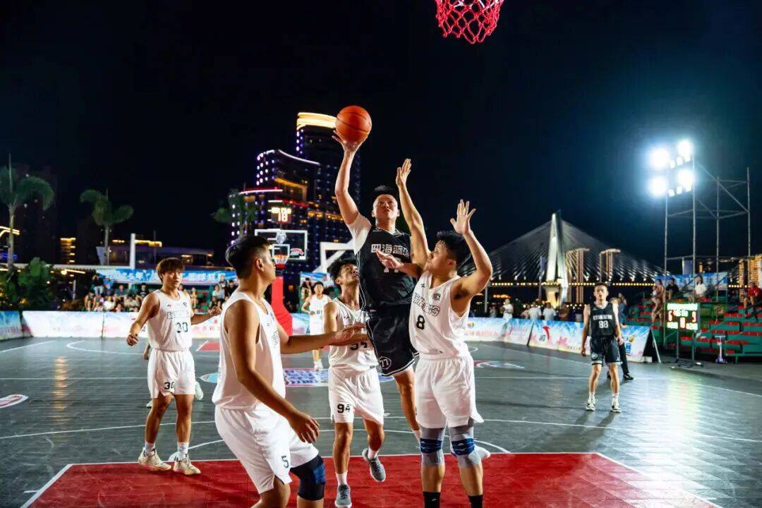 关于篮球比赛精彩剧透引发球迷狂热的信息