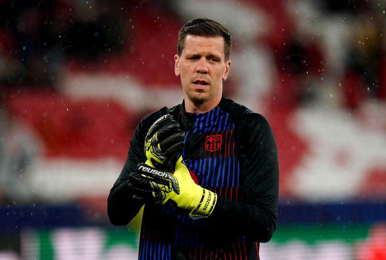 包含尤文图斯门将什琴斯尼创造零封纪录的词条