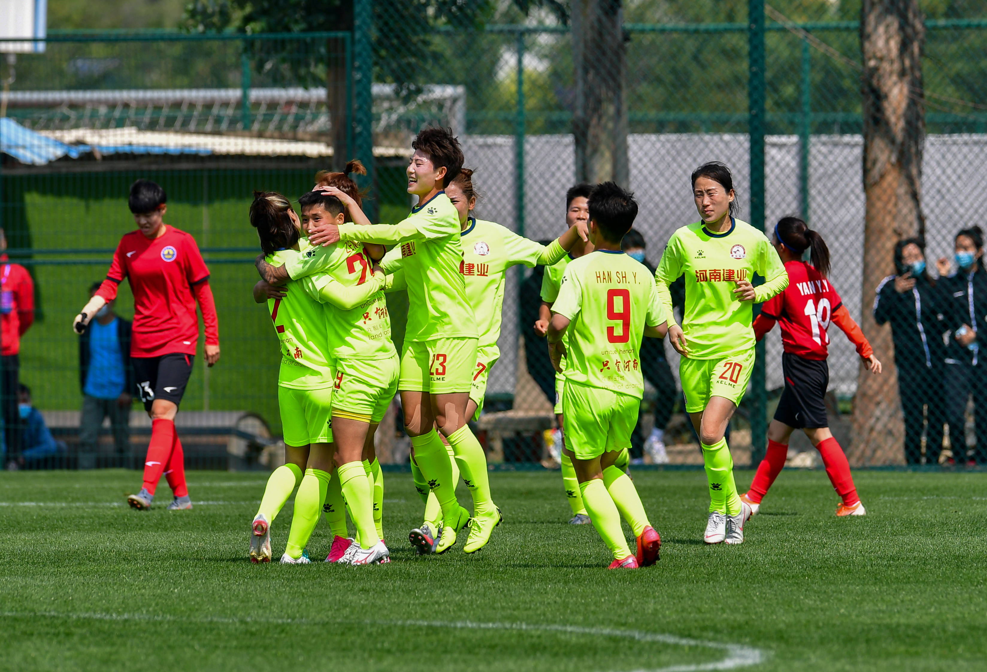 关于河南建业苦战三小时，终获宝贵一分的信息