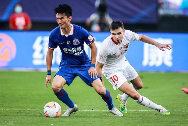 包含格鲁泽胡柏战术妙手，助球队击败对手的词条