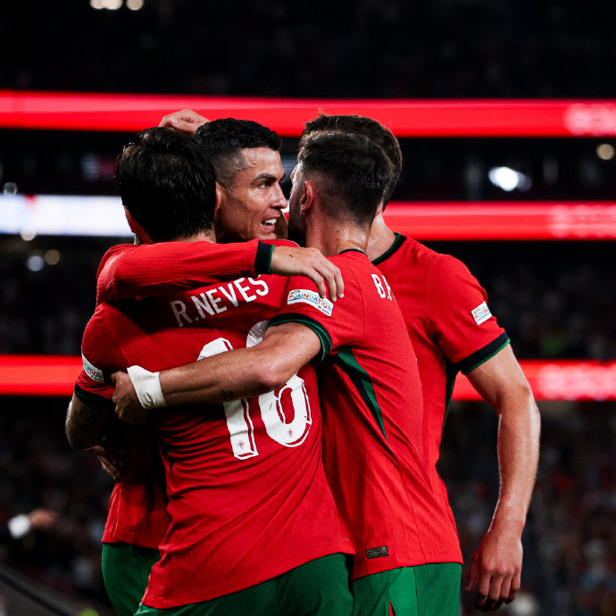 关于葡萄牙队轻取奥地利队，奥恰洛夫统治全场的信息