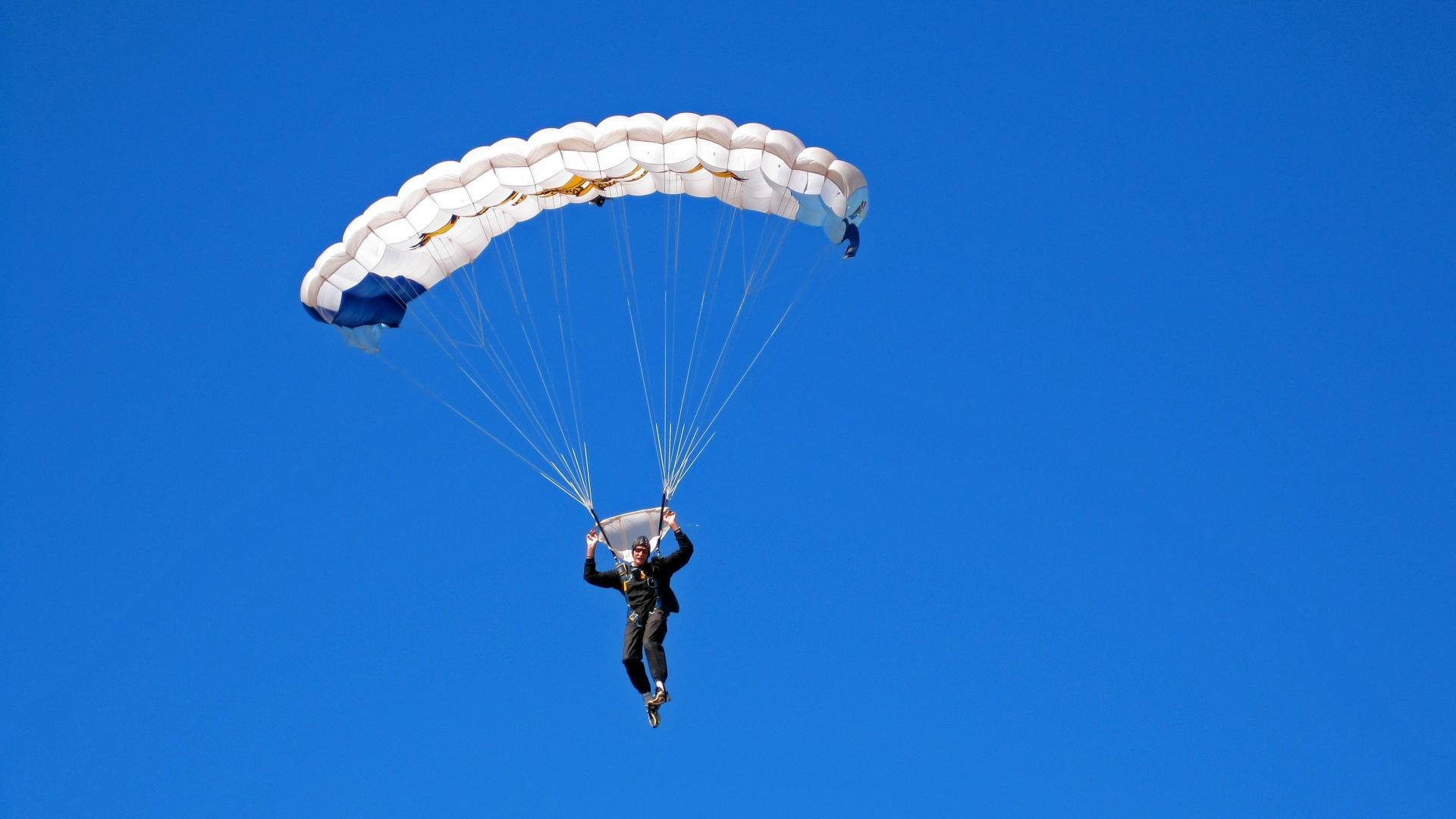 勒克莱尔高光时刻，威廉姆斯惊天翻盘，法拉利策略失误成转折点